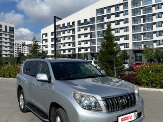 2012 Toyota Land Cruiser Prado 150 Series, серебристый, 2999000 рублей, вид 1