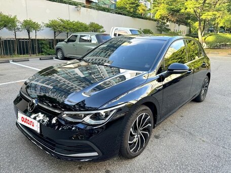 2023 Volkswagen Golf VIII, чёрный, 2550000 рублей, вид 2