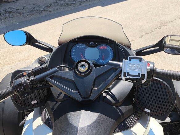 2008 BRP Can-Am Spyder, серебристый, 750000 рублей - вид 13