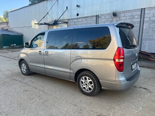 2011 Hyundai Grand Starex I, серый, 1350000 рублей, вид 4