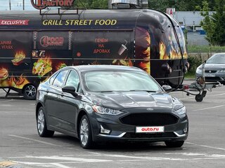 2020 Ford Fusion (North America) II Рестайлинг, серый, 1890000 рублей, вид 3