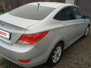 2012 Hyundai Solaris I, серебристый, 800000 рублей, вид 3