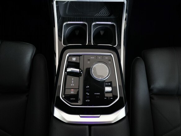 2023 BMW 7 серии 740d xDrive VII (G70), чёрный, 11223000 рублей - вид 24