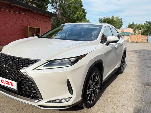 2019 Lexus RX 300 IV Рестайлинг, белый, 4700000 рублей