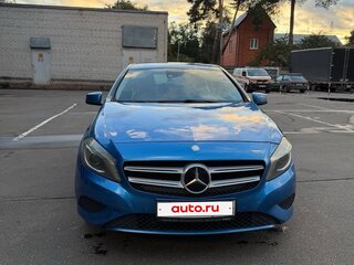 2013 Mercedes-Benz A-Класс 180 III (W176), голубой, 1000000 рублей, вид 1