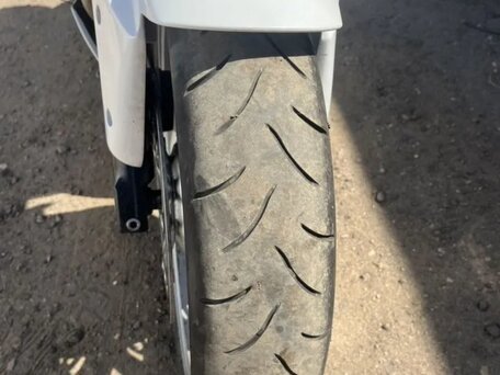 2005 Kawasaki Z 750, белый, 398500 рублей, вид 4