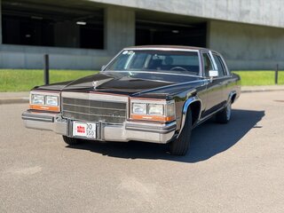 1984 Cadillac Fleetwood Brougham II Рестайлинг, коричневый, 3900000 рублей, вид 4