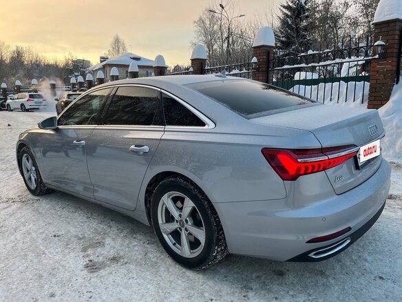 2022 Audi A6 45 TFSI V (C8), серебристый, 4700000 рублей - вид 2