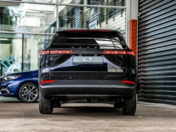 2026 Omoda C7, чёрный - вид 5