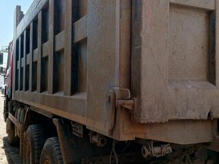 2022 Sinotruk Howo ZZ3327, красный, 2593500 рублей, вид 3