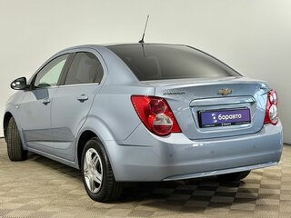 2013 Chevrolet Aveo II, голубой, 600000 рублей, вид 3