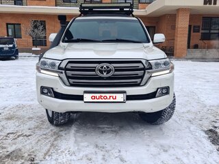 2015 Toyota Land Cruiser 200 Series Рестайлинг 2, белый, 4999000 рублей, вид 1