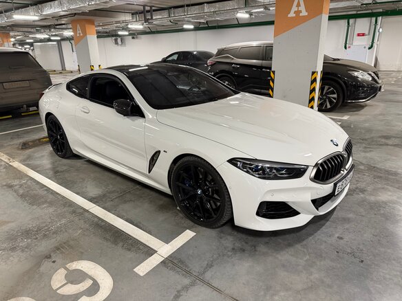 2018 BMW 8 серии M850i xDrive II (G14/G15/G16), белый, 8750000 рублей - вид 6