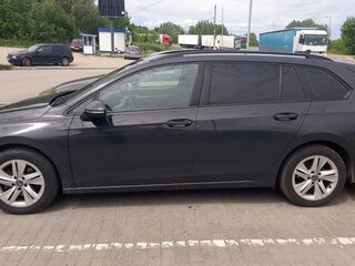 2021 Volkswagen Golf VIII, серый, 1900000 рублей, вид 3