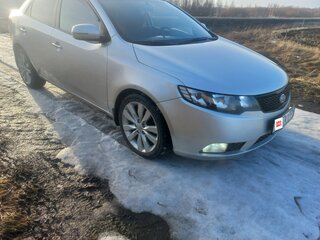 2011 Kia Cerato 6-speed II, серебристый, 800000 рублей, вид 5