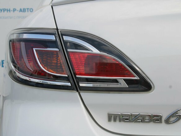 2010 Mazda 6 II (GH) Рестайлинг, белый, 790000 рублей - вид 7