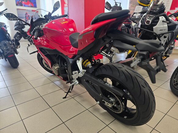 2026 QJMotor SRK 800 RR, красный, 859000 рублей - вид 1