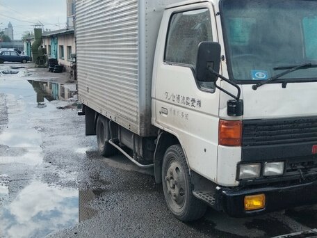 1992 Mazda Titan, белый, 550000 рублей, вид 3