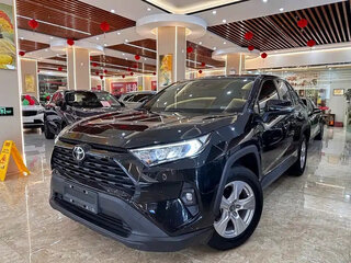 2024 Toyota RAV4 V (XA50), чёрный, 3060000 рублей, вид 1
