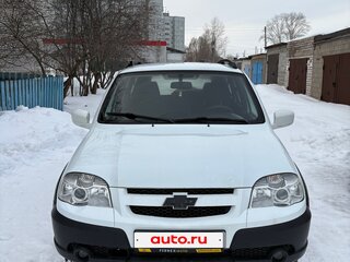 2016 Chevrolet Niva I Рестайлинг, белый, 620000 рублей, вид 3