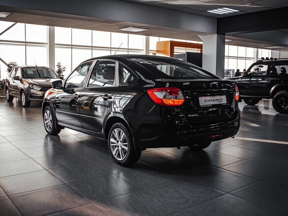 2026 Lada (ВАЗ) Granta I Рестайлинг, чёрный, 1248000 рублей - вид 2