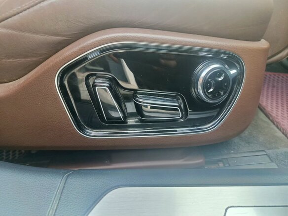 2014 Audi A8 Long III (D4), чёрный, 1129000 рублей - вид 21