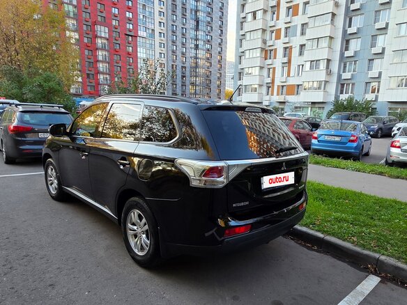 2013 Mitsubishi Outlander III, чёрный, 1300000 рублей - вид 3