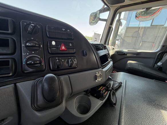 2018 Mercedes-Benz Actros, красный, 9980000 рублей - вид 15