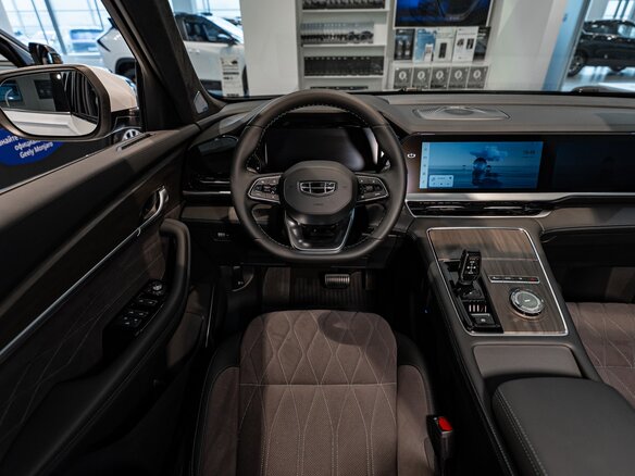 2026 Geely Monjaro I Рестайлинг, белый - вид 12