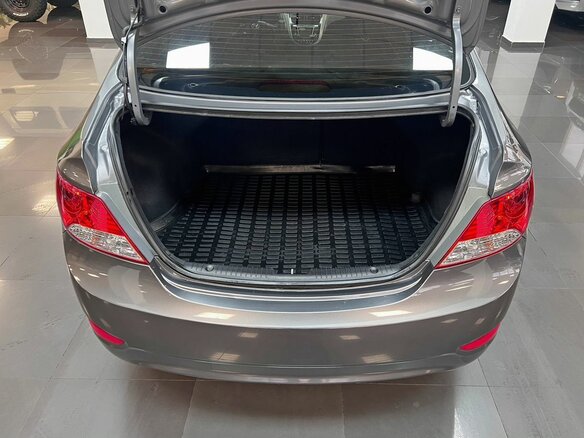 2011 Hyundai Solaris I, серый - вид 6