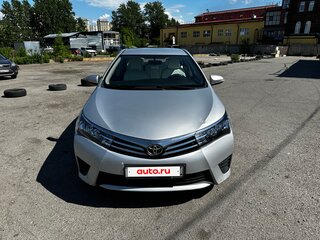 2013 Toyota Corolla XI (E160, E170, E180), серебристый, 900000 рублей, вид 2