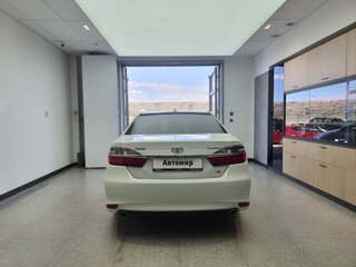 2016 Toyota Camry VII (XV50) Рестайлинг, белый, 2050000 рублей, вид 5