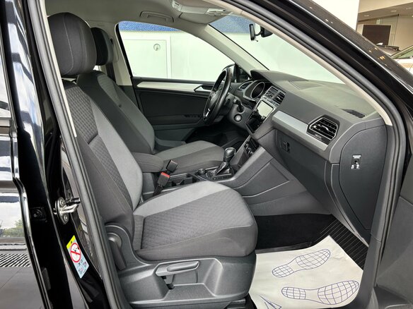2019 Volkswagen Tiguan II, чёрный, 1929000 рублей - вид 12