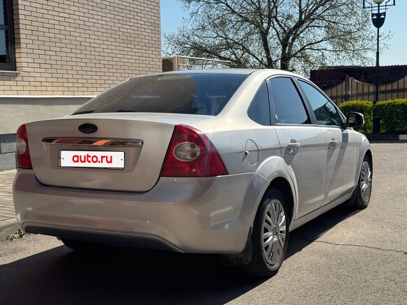 2008 Ford Focus II Рестайлинг, серебристый - вид 2