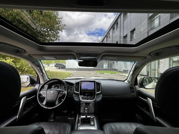 2019 Toyota Land Cruiser 200 Series Рестайлинг 2, белый, 9500000 рублей - вид 16