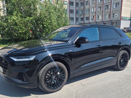 2022 Audi Q8 55 TFSI I (4M), чёрный, 8999999 рублей, вид 2