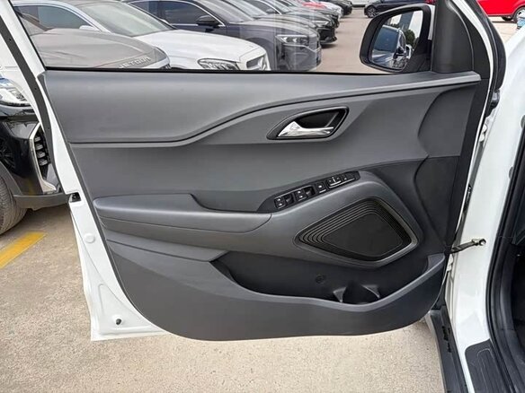 2022 Hyundai ix35 II Рестайлинг, белый, 1620000 рублей - вид 5