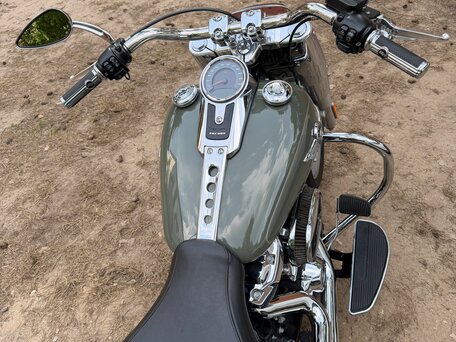 2021 Harley-Davidson Fat Boy, зелёный, 2149000 рублей, вид 3