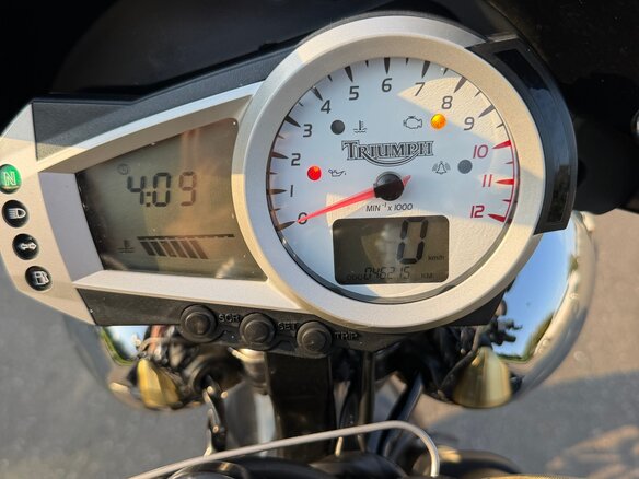 2005 Triumph Speed Triple, чёрный, 440000 рублей - вид 5