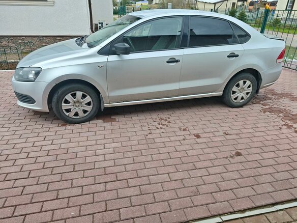 2013 Volkswagen Polo V, серебристый, 600000 рублей - вид 3
