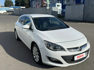 2014 Opel Astra J Рестайлинг, белый, 725000 рублей, вид 1