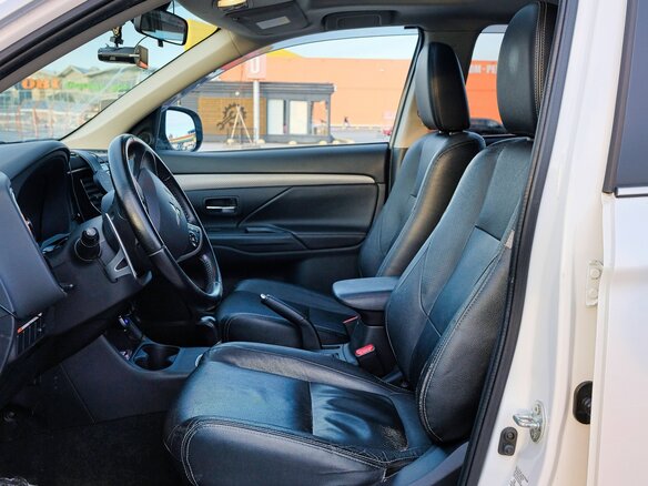2014 Mitsubishi Outlander III, белый, 1680000 рублей - вид 17