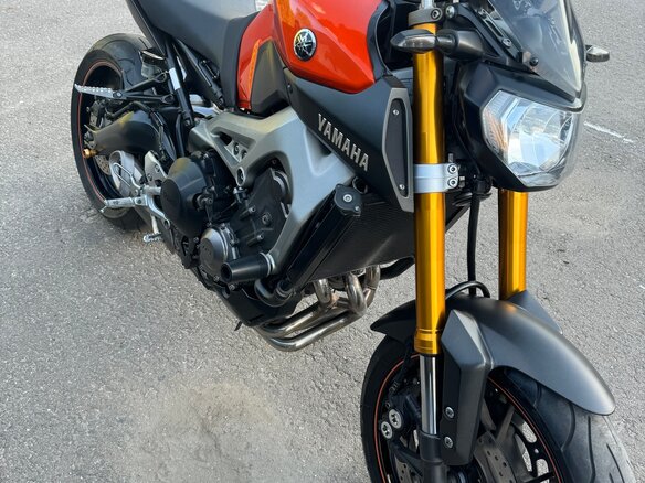 2015 Yamaha MT-09 (FZ-09), оранжевый, 710000 рублей - вид 2