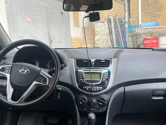 2012 Hyundai Solaris I, серый, 970000 рублей - вид 3