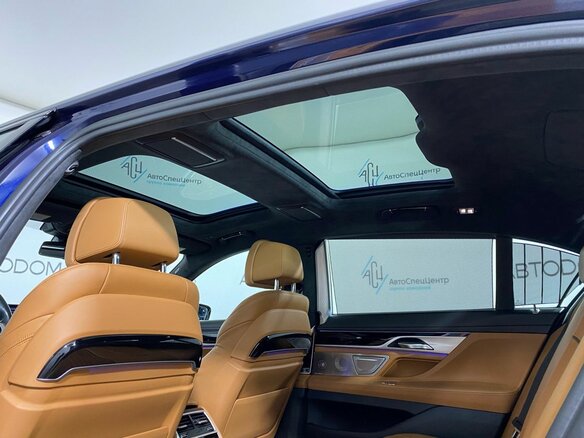 2019 BMW 7 серии Long 745Le xDrive VI (G11/G12) Рестайлинг, синий, 5498800 рублей - вид 15