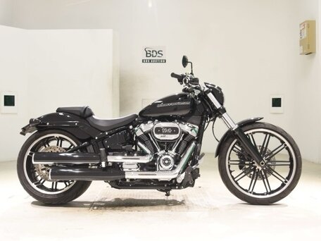 2022 Harley-Davidson Breakout, чёрный, 1810000 рублей, вид 2