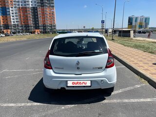 2013 Renault Sandero I, белый, 450000 рублей, вид 3