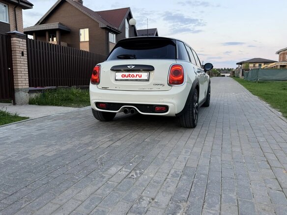 2015 Mini Hatch Cooper S III (F55/F56), белый, 1549000 рублей - вид 2