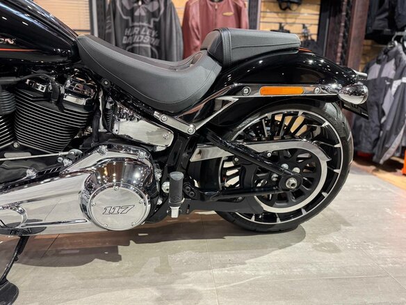 2023 Harley-Davidson Breakout, чёрный, 3250000 рублей - вид 21
