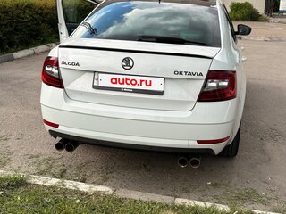 2017 Skoda Octavia III (A7) Рестайлинг, белый, 1700000 рублей, вид 5